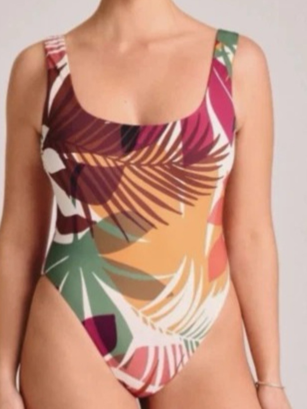 NWT Vitamin A One Piece Swimsuit Size XS Z55